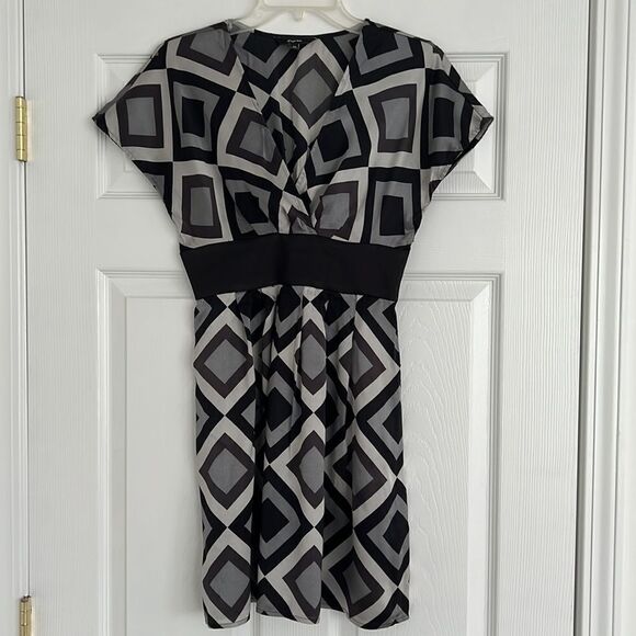 Express 95% silk mini summer black gray dress Sz XS - Picture 7 of 9